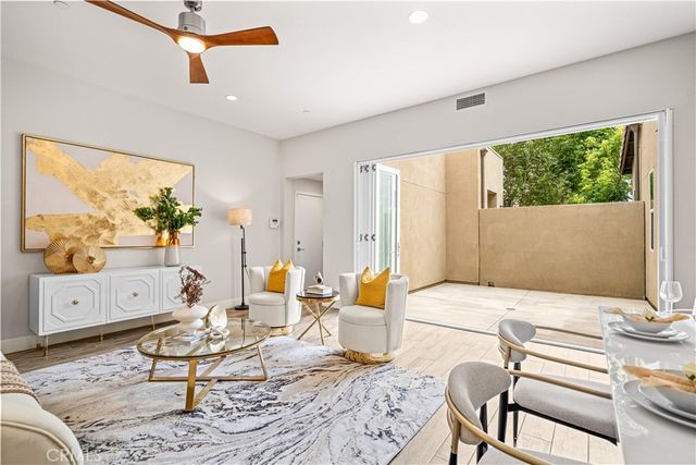 220 Follyhatch, Irvine, CA 92618