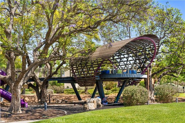 220 Follyhatch, Irvine, CA 92618
