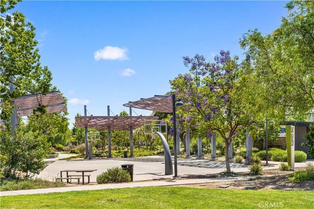 220 Follyhatch, Irvine, CA 92618