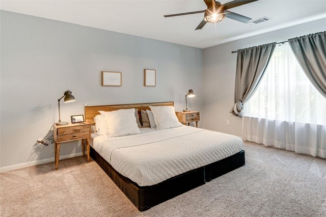 34 Steep Trail Place, Conroe, TX 77385