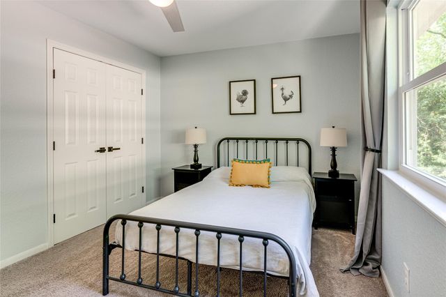 34 Steep Trail Place, Conroe, TX 77385