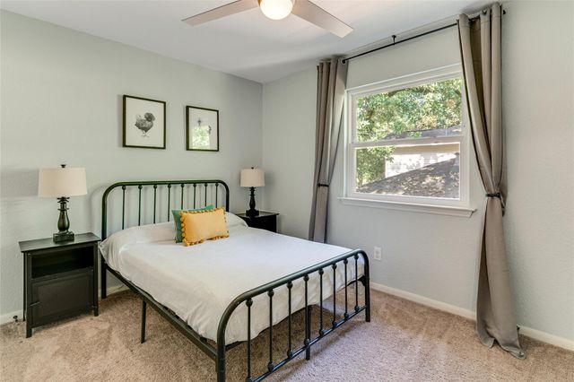 34 Steep Trail Place, Conroe, TX 77385