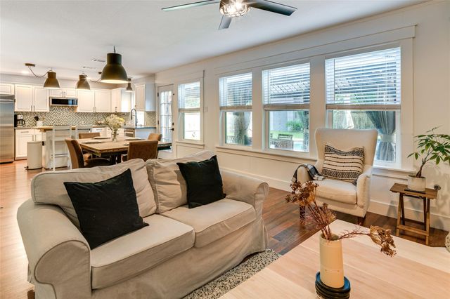 34 Steep Trail Place, Conroe, TX 77385