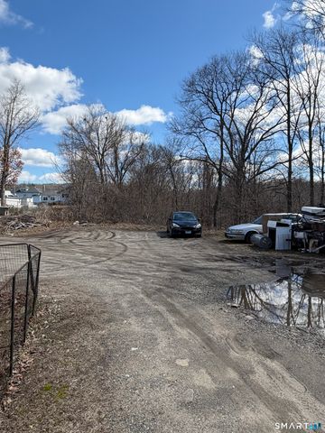 347-349 Kennedy Drive, Putnam, CT 06260