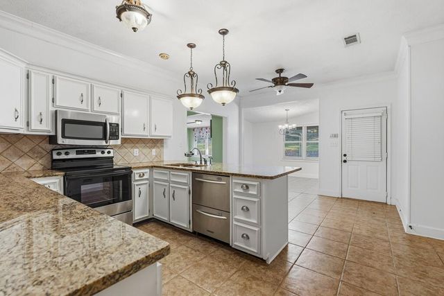 434 Station Drive, Smiths Station, AL 36877