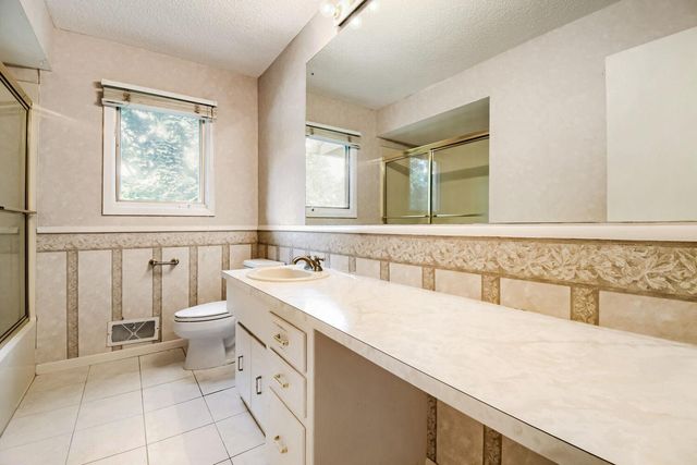 2795 Helen Street N, North Saint Paul, MN 55109