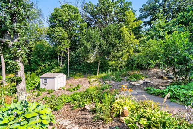 2795 Helen Street N, North Saint Paul, MN 55109