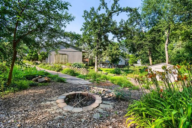 2795 Helen Street N, North Saint Paul, MN 55109