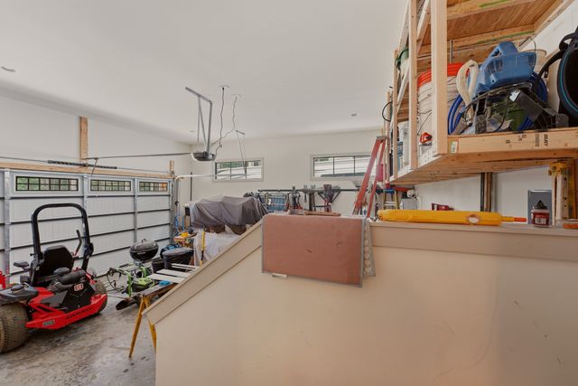 1038 Garton Rd, Burns, TN 37029
