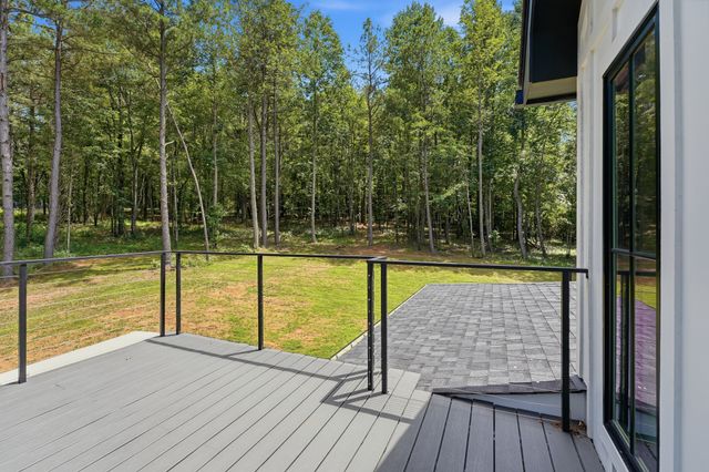 1038 Garton Rd, Burns, TN 37029