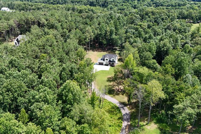 1038 Garton Rd, Burns, TN 37029