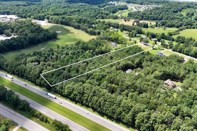 1038 Garton Rd, Burns, TN 37029