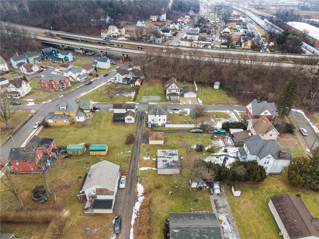 106 E Clayton St, New Castle, PA 16102