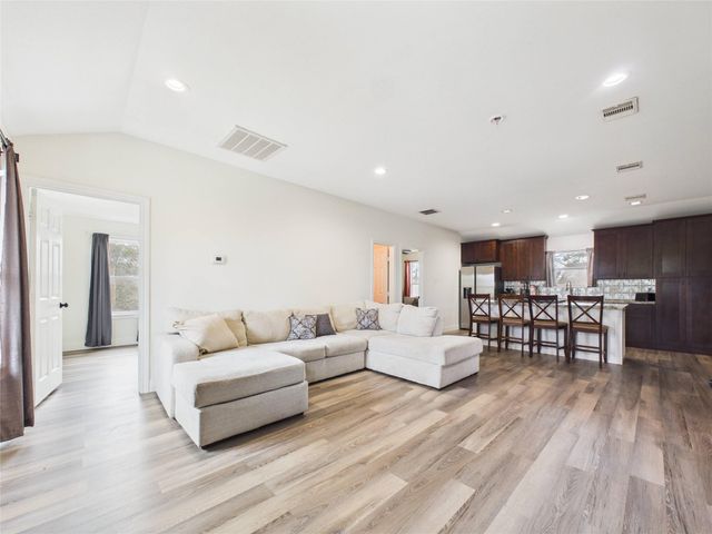 4506 Linninger Lane, Dickinson, TX 77539