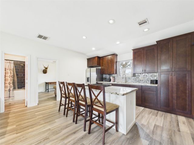 4506 Linninger Lane, Dickinson, TX 77539