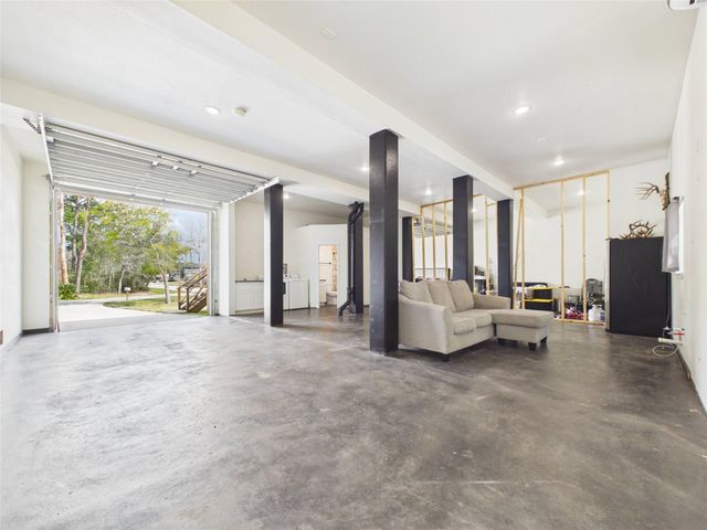 4506 Linninger Lane, Dickinson, TX 77539