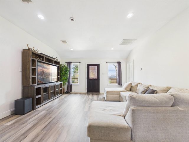 4506 Linninger Lane, Dickinson, TX 77539