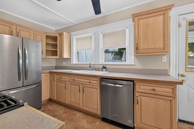 141-143 Stetson Ave 1, Swampscott, MA 01907
