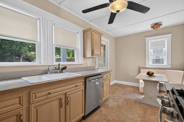 141-143 Stetson Ave 1, Swampscott, MA 01907
