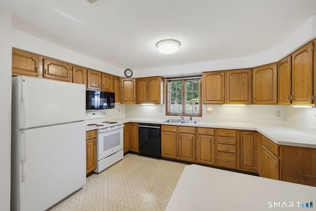 143 Fitzgerald Drive, East Hartford, CT 06118
