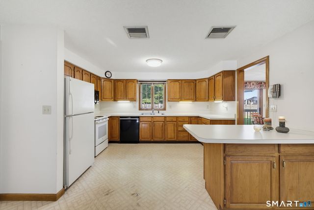 143 Fitzgerald Drive, East Hartford, CT 06118