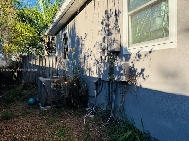 2506 Waver St, Plant City, FL 33563