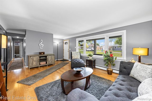 2262 Kohler Street, Waterford Charter Township, MI 48329