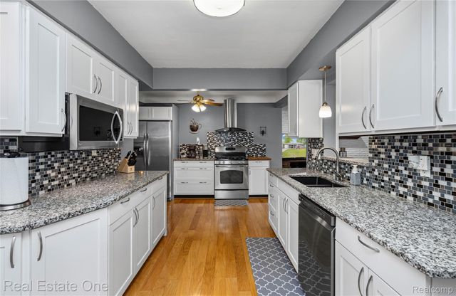 2262 Kohler Street, Waterford Charter Township, MI 48329