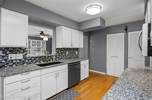 2262 Kohler Street, Waterford Charter Township, MI 48329