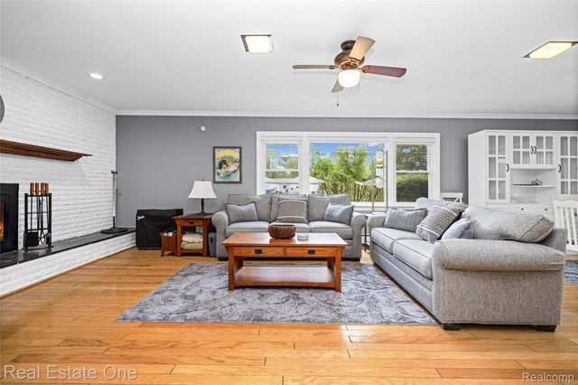 2262 Kohler Street, Waterford Charter Township, MI 48329