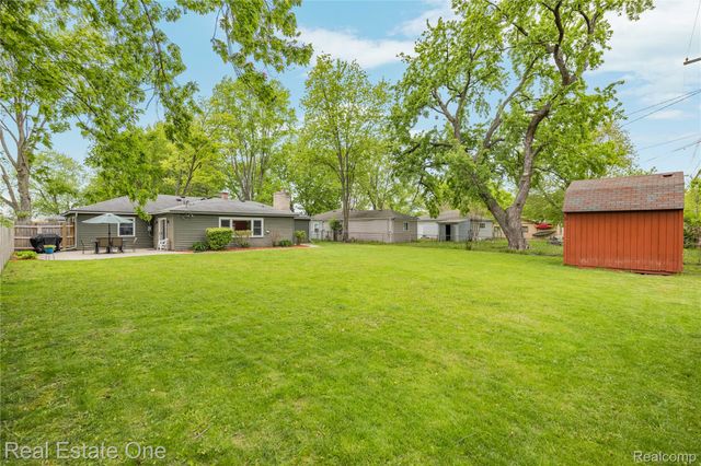 2262 Kohler Street, Waterford Charter Township, MI 48329