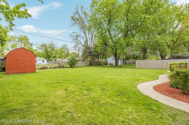 2262 Kohler Street, Waterford Charter Township, MI 48329