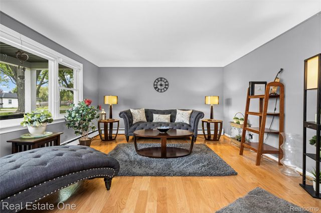 2262 Kohler Street, Waterford Charter Township, MI 48329