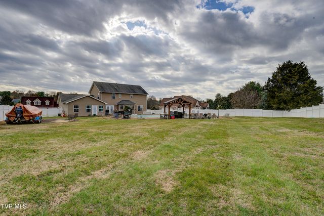 308 Autumn Circle, Bluff City, TN 37618
