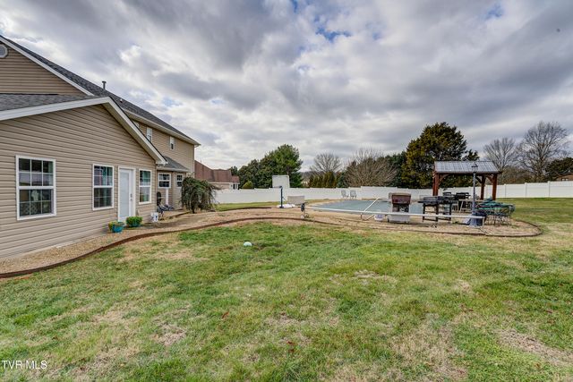 308 Autumn Circle, Bluff City, TN 37618