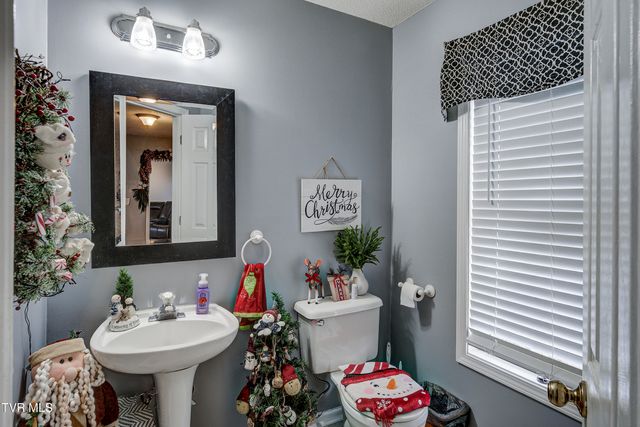 308 Autumn Circle, Bluff City, TN 37618