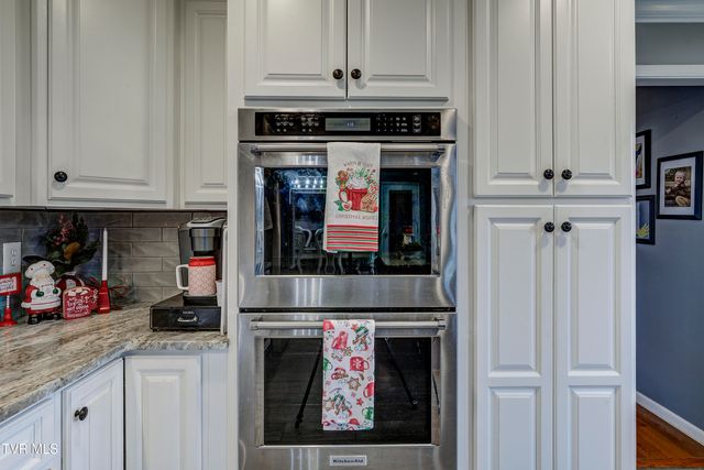 308 Autumn Circle, Bluff City, TN 37618