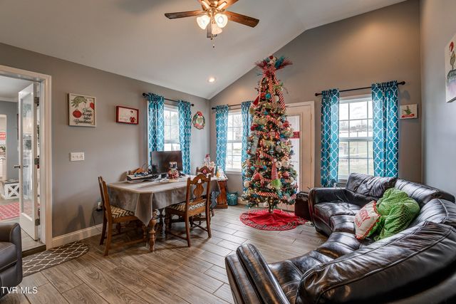 308 Autumn Circle, Bluff City, TN 37618