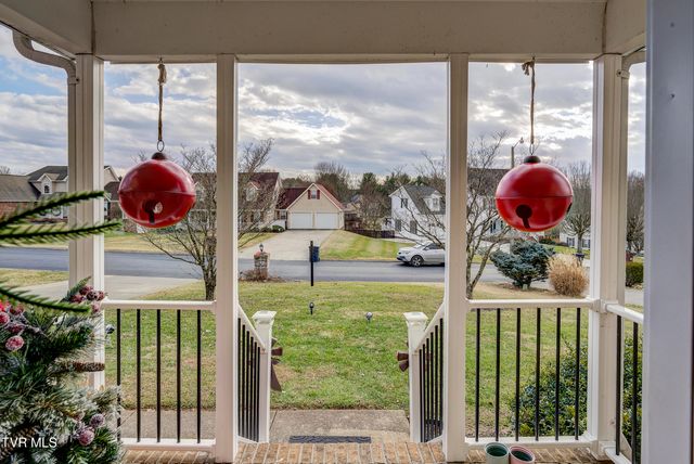 308 Autumn Circle, Bluff City, TN 37618