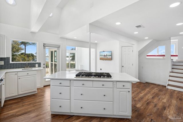 520 Parish Blvd, Mary Esther, FL 32569