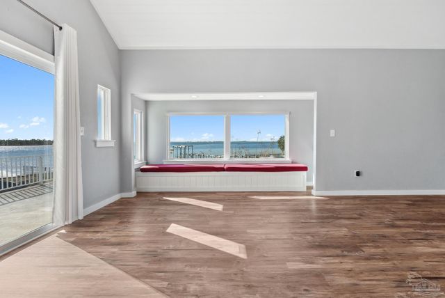 520 Parish Blvd, Mary Esther, FL 32569