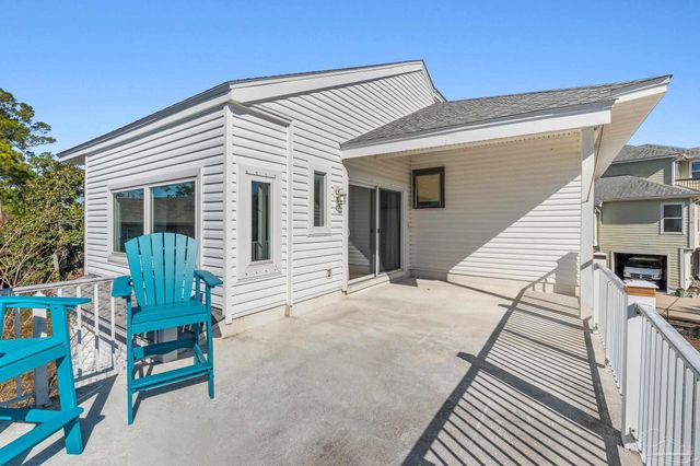 520 Parish Blvd, Mary Esther, FL 32569