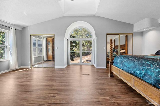 520 Parish Blvd, Mary Esther, FL 32569