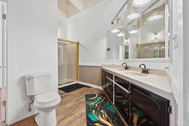 520 Parish Blvd, Mary Esther, FL 32569