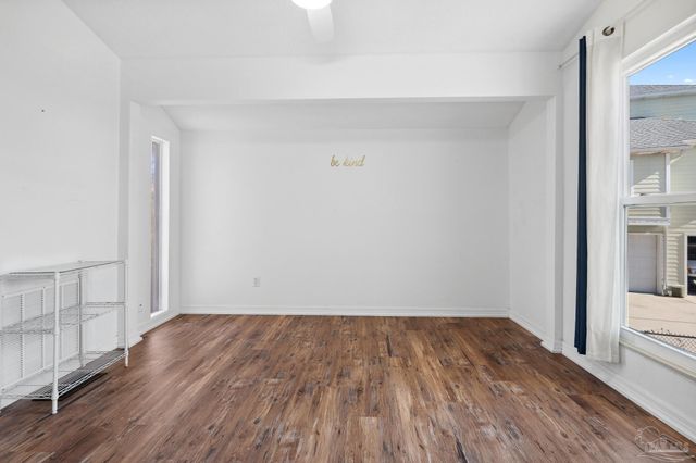 520 Parish Blvd, Mary Esther, FL 32569