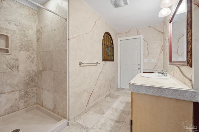 520 Parish Blvd, Mary Esther, FL 32569