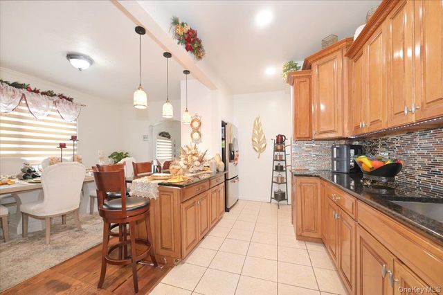 13071 225th Street, Laurelton, NY 11413