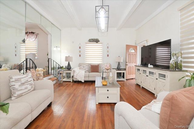 13071 225th Street, Laurelton, NY 11413