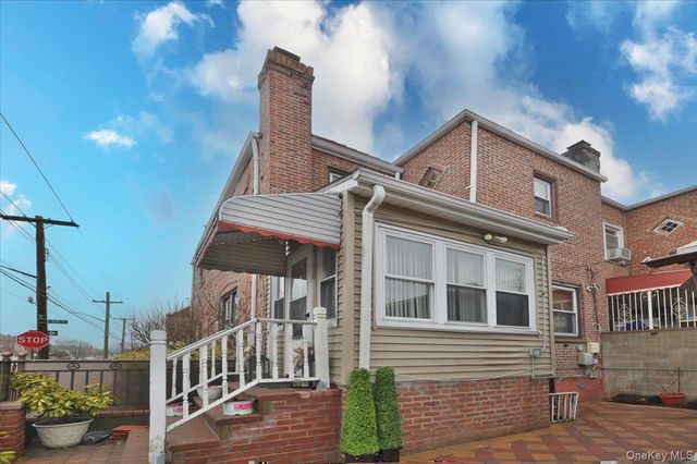 13071 225th Street, Laurelton, NY 11413