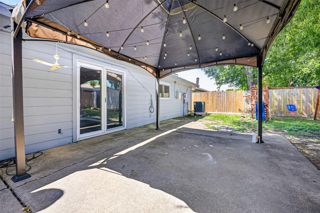 2527 Corral Trail, Friendswood, TX 77546